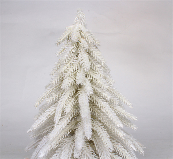 White Christmas Decorations in Jute Base Ice Finish.jpg